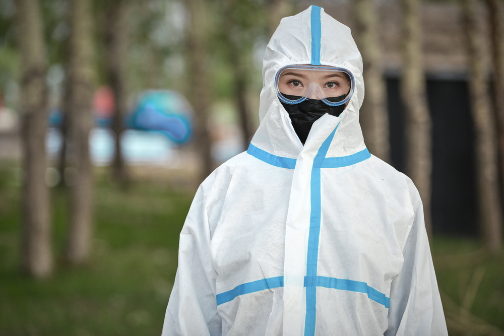 白衣執甲，守護生命——致敬防護服下的女性力量